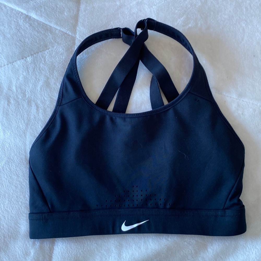 Black nike sports bra